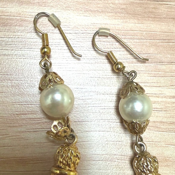 Vintage Gold Tone Faux Pearl Metal Tassel Drop Dangle Earrings Boho Style - Picture 4 of 6